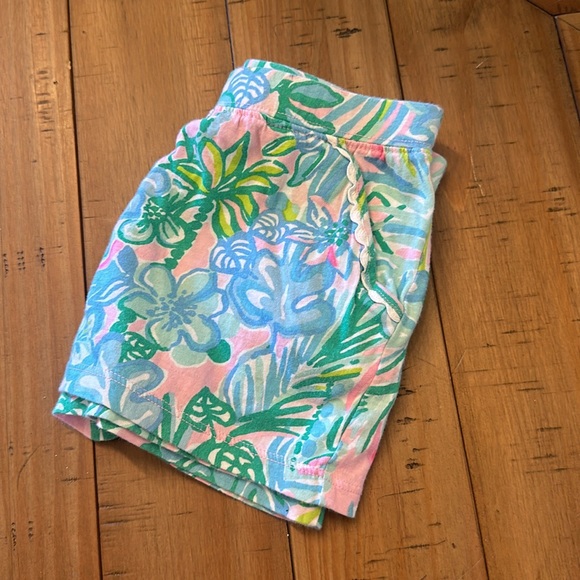 Lilly Pulitzer Shorts - Picture 4 of 4